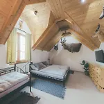 Tatil Evi Stylova S Vlastnim Koupanim & Pergolou Varvazov
