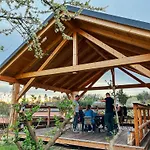 Stylova S Vlastnim Koupanim & Pergolou Tatil Evi