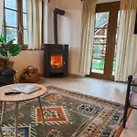 Tatil Evi Stylova S Vlastnim Koupanim & Pergolou Varvazov