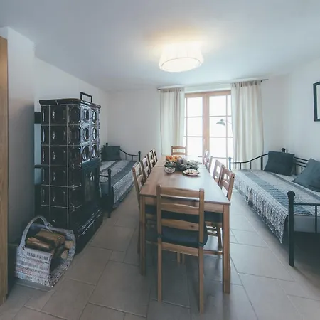 Stylova S Vlastnim Koupanim & Pergolou Ferienhaus Varvazov
