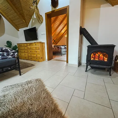 Stylová S Vlastním Koupáním, Krbem&netflix