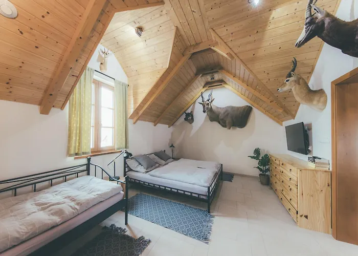 Semesterbostad Stylova S Vlastnim Koupanim & Pergolou Varvazov