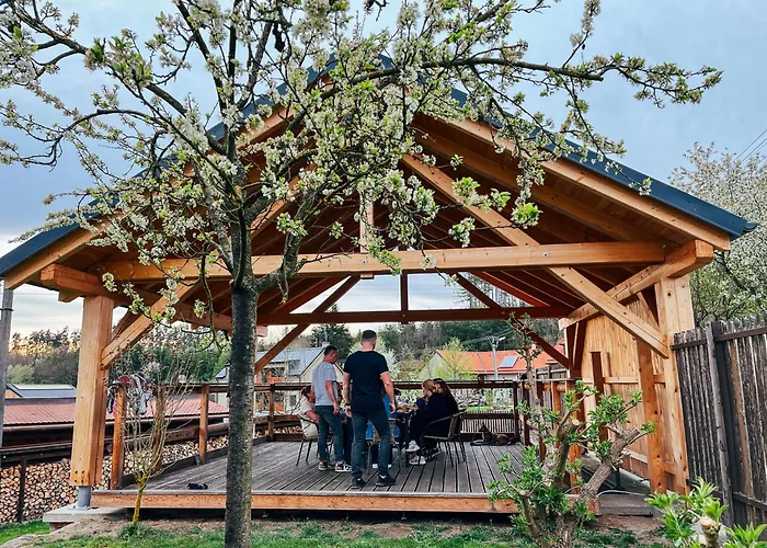 Semesterbostad Stylova S Vlastnim Koupanim & Pergolou Varvazov